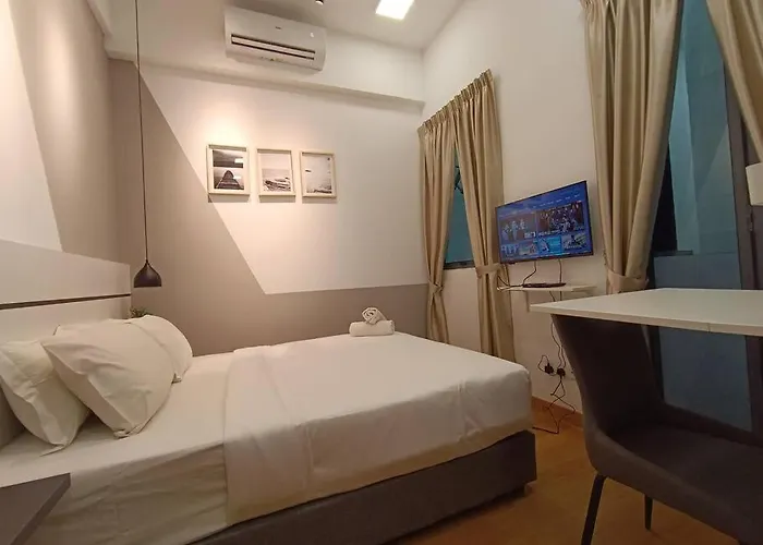 Lux 36B Studio With Klcc Infinity Pool View