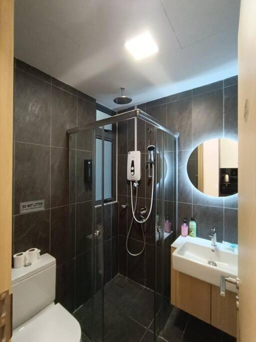 Lux 36b With Klcc Infinity Pool View Pangsapuri