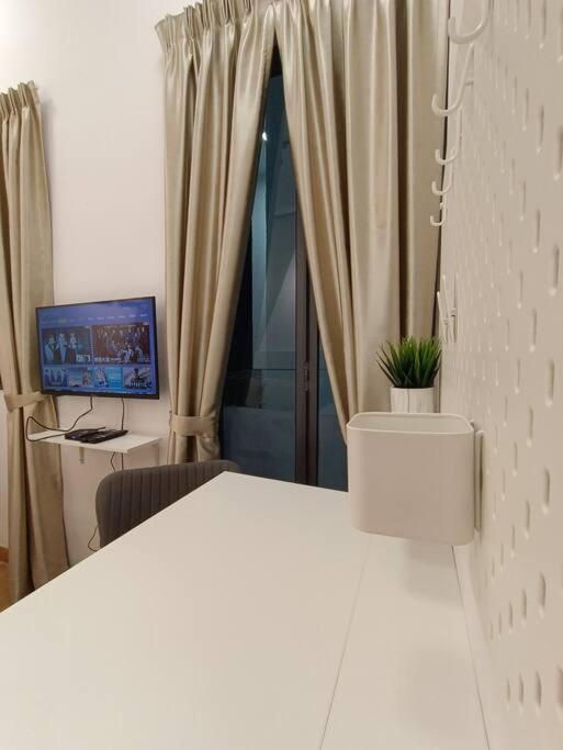Lux 36b With Klcc Infinity Pool View *