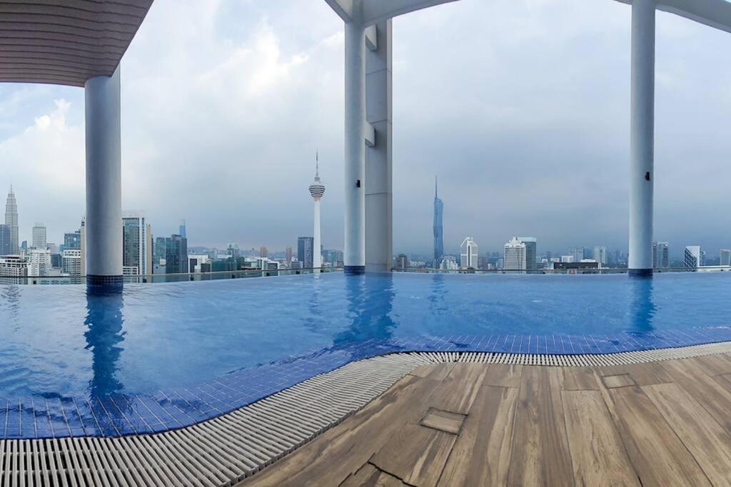 Lux 36b With Klcc Infinity Pool View Pangsapuri